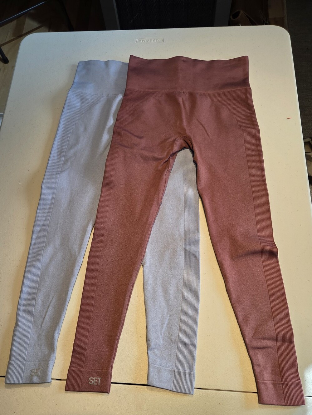 SET Active Womens Seamless Leggings in Rosewood and Light Blue